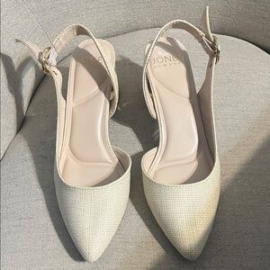 Jones New York Women's Cream Heels